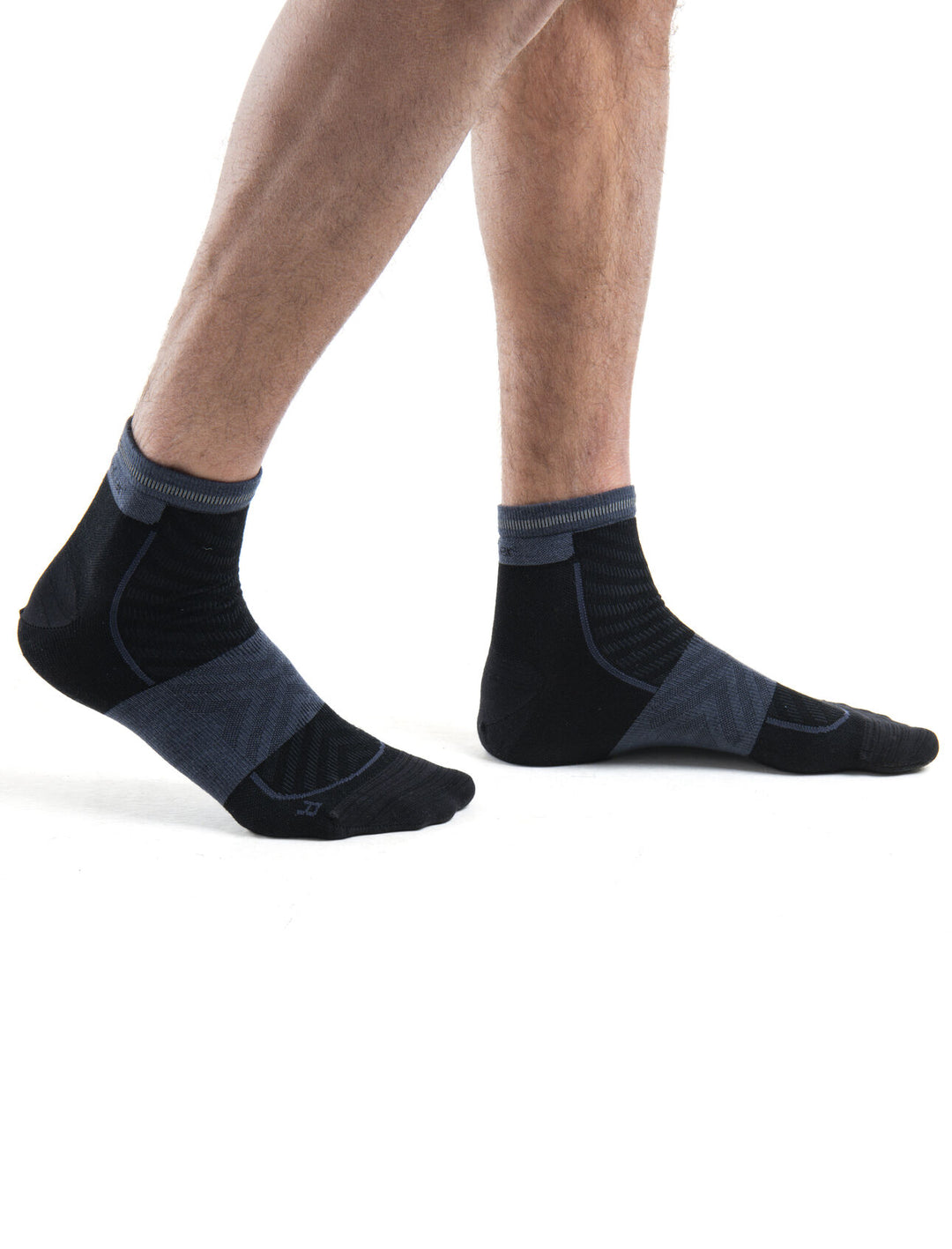Icebreaker Mens Merino Blend Run+ Ultralight Mini BLACK/GRAPHITE