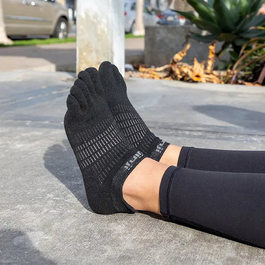 Injinji Womens Run Lightweight No-Show Black