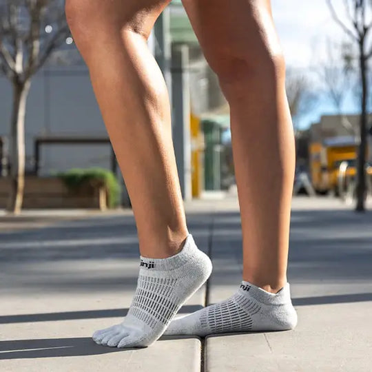 Injinji Womens Run Lightweight No-Show Gray