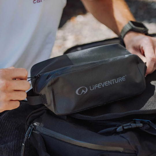 Life Venture Wash Case