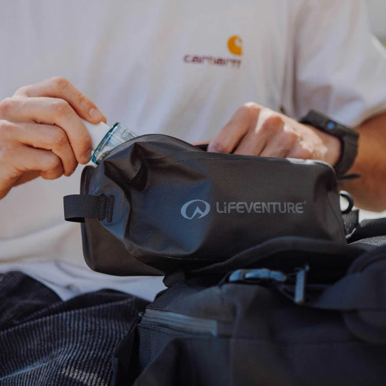 Life Venture Wash Case