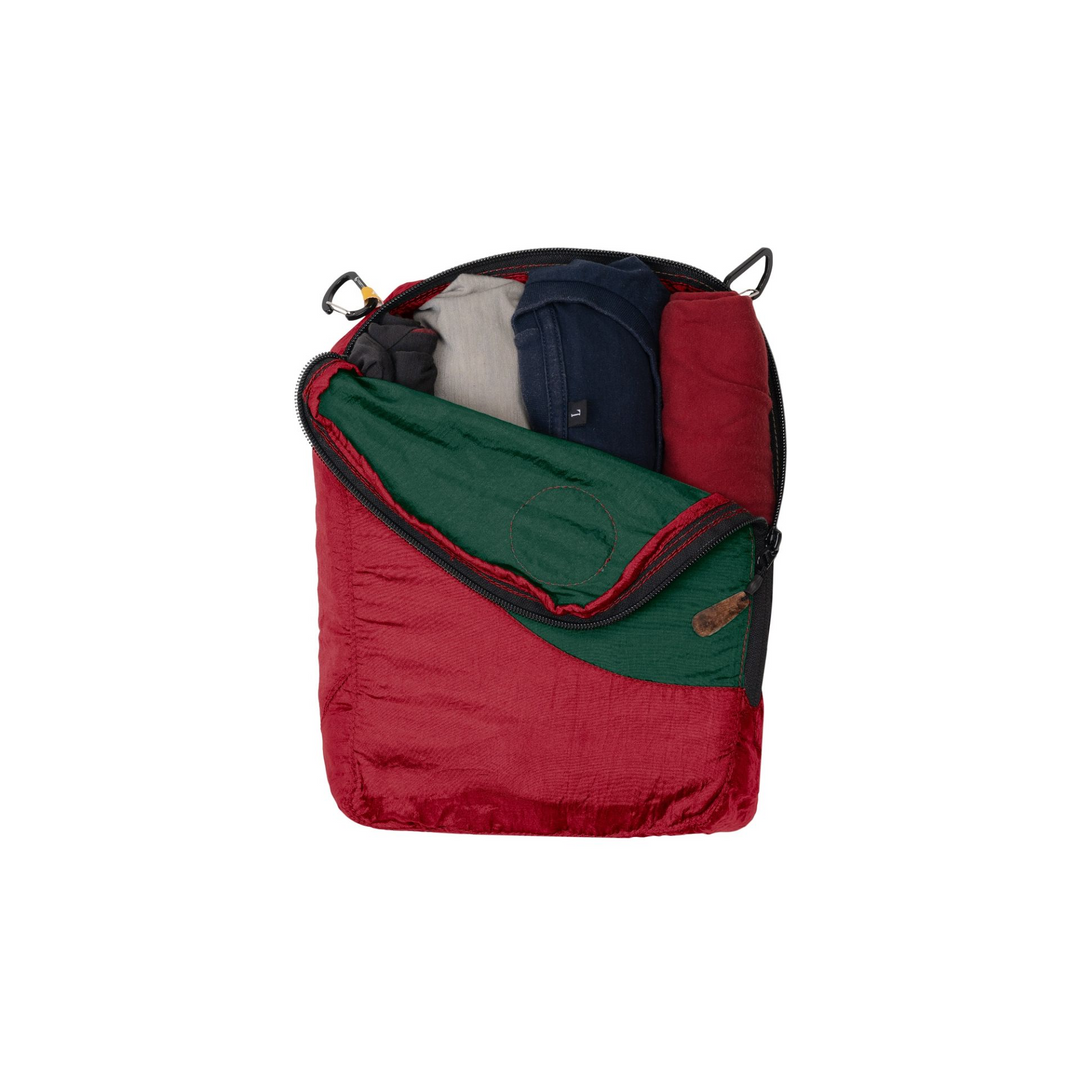 Ticket To The Moon Travel Cube M burgundy / dark green (2.7L incl. 2 accessory carabiners)