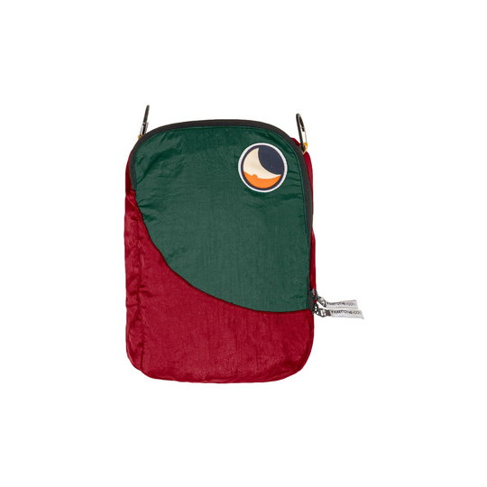 Ticket To The Moon Travel Cube M burgundy / dark green (2.7L incl. 2 accessory carabiners)
