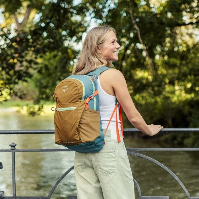Osprey Daylite Plus Earth HISTOSOL BROWN CASCADE BLUE Hiking Day Pack
