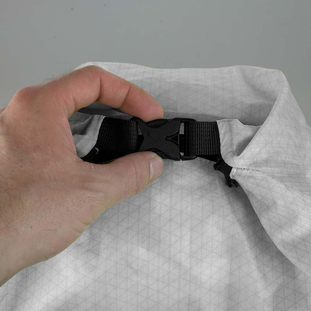 Raidlight Mens Ultralight 24L Blue